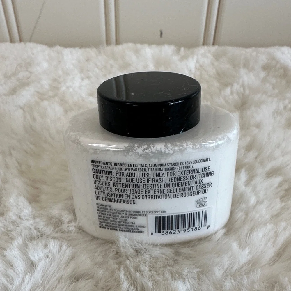 Revolution Ghost Luxury Baking Powder
